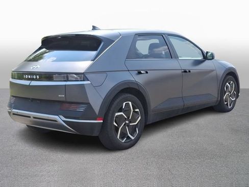 Used 2023 Hyundai Ioniq 5 SEL w/ Cargo Package AWD/4WD image 4
