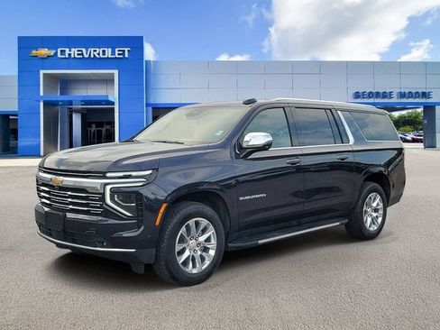 Certified 2025 Chevrolet Suburban Premier RWD image 2