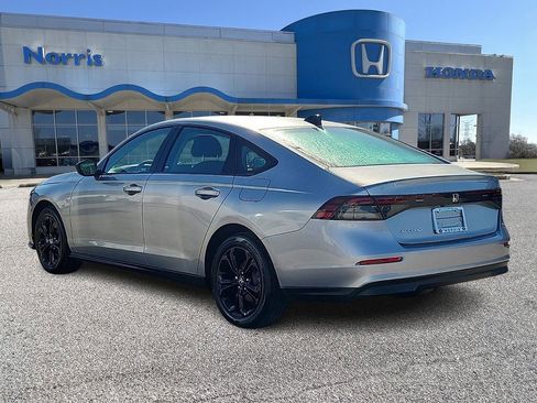 Certified 2025 Honda Accord SE image 3