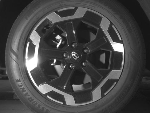 Used 2025 Hyundai Santa Fe SEL FWD image 12