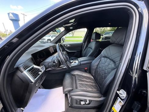 Used 2023 BMW X7 xDrive40i w/ M Sport Package AWD/4WD image 16