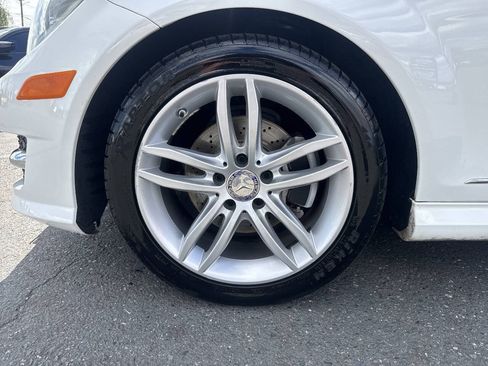 Used 2014 Mercedes-Benz C 250 Sedan image 2