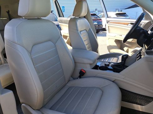 Used 2018 Volkswagen Atlas SEL Premium image 10