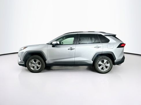 Used 2025 Toyota RAV4 XLE AWD/4WD image 4