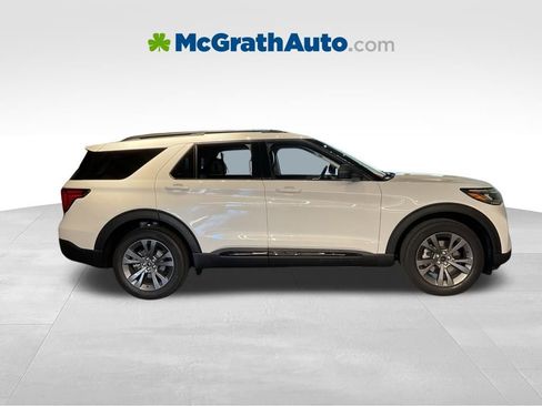 New 2026 Ford Explorer Active w/ Active Comfort Package image 2