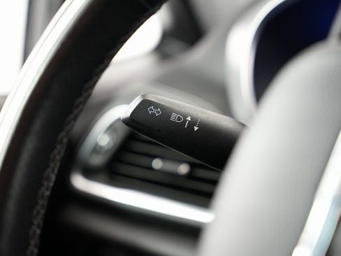 Used 2019 Chrysler Pacifica Limited w/ Advanced Safetytec Group image 14