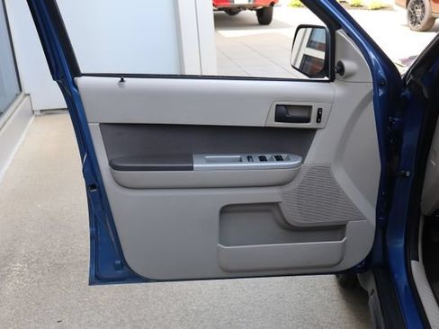 Used 2009 Ford Escape XLT FWD image 12