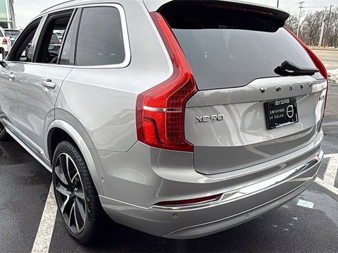 Certified 2023 Volvo XC90 B6 Plus image 4