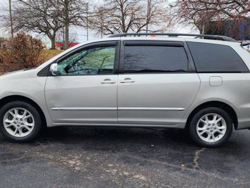 Used 2005 Toyota Sienna XLE Limited image 3