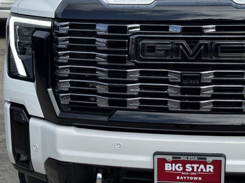 Used 2025 GMC Sierra 2500 Denali Ultimate w/ Max Trailering Package AWD/4WD image 6