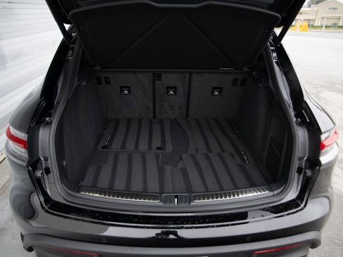 Certified 2025 Porsche Macan image 25