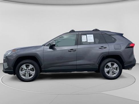 Used 2022 Toyota RAV4 LE w/ Carpet Mat Package (TMS) AWD/4WD image 11