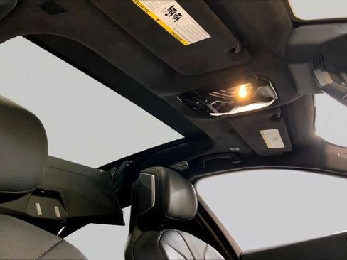 Certified 2023 BMW i7 xDrive60 w/ Executive Package 2 AWD/4WD image 13