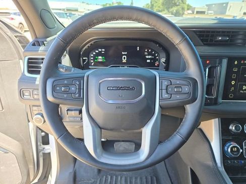 Used 2024 GMC Yukon Denali AWD/4WD image 25