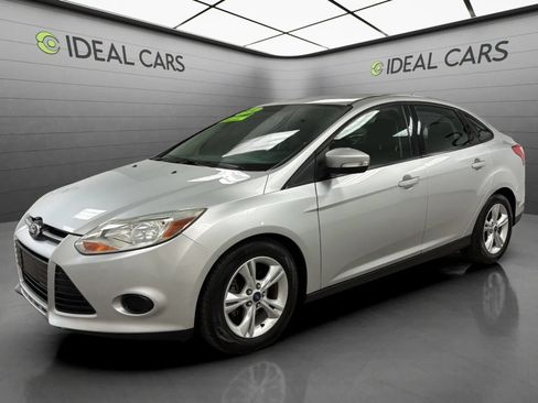 Used 2014 Ford Focus SE FWD image 1