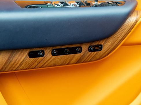Used 2025 Rolls-Royce Cullinan AWD/4WD image 33