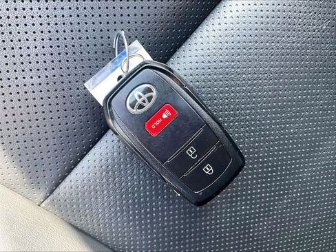 Used 2024 Toyota Prius Prime FWD image 11