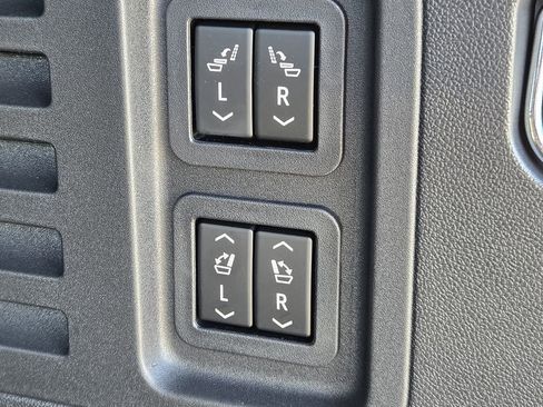 New 2026 GMC Acadia Denali w/ Super Cruise Package image 13