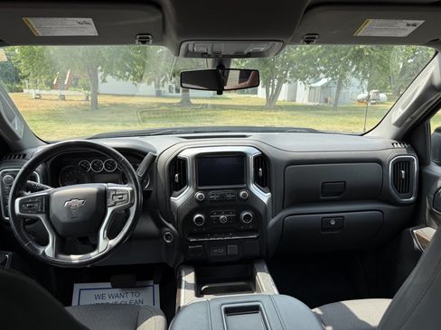 Used 2021 Chevrolet Silverado 1500 LT Trail Boss w/ Bed Protection Package AWD/4WD image 18