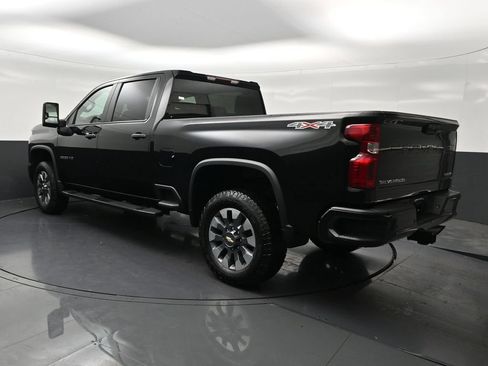 Used 2025 Chevrolet Silverado 2500 Custom w/ Custom Value Package AWD/4WD image 3