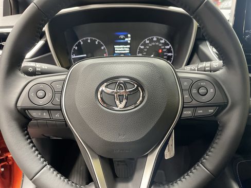 Certified 2025 Toyota Corolla SE image 18