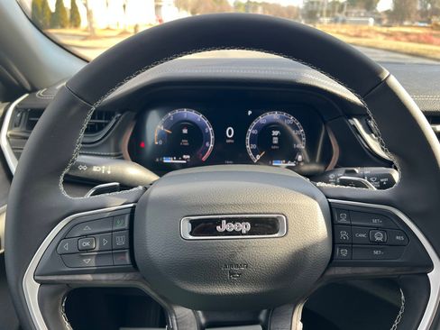 New 2026 Jeep Grand Cherokee Limited w/ Limited Altitude Package AWD/4WD image 20