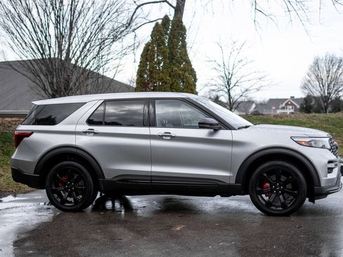 Used 2022 Ford Explorer ST w/ Equipment Group 401A image 4