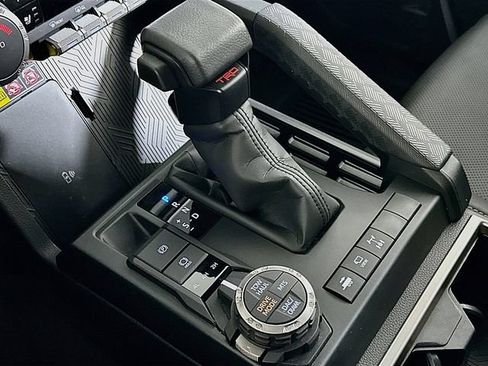 Used 2025 Toyota 4Runner TRD Off-Road Premium w/ Tow Technology Package AWD/4WD image 18