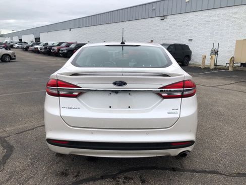 Used 2017 Ford Fusion SE w/ Equipment Group 201A FWD image 4