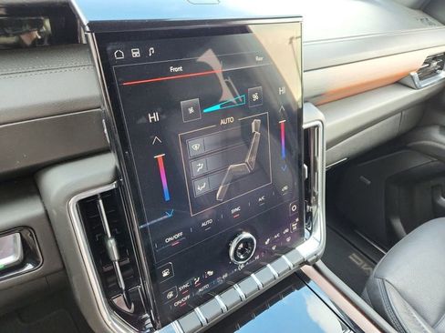 Used 2025 GMC Yukon Denali image 26