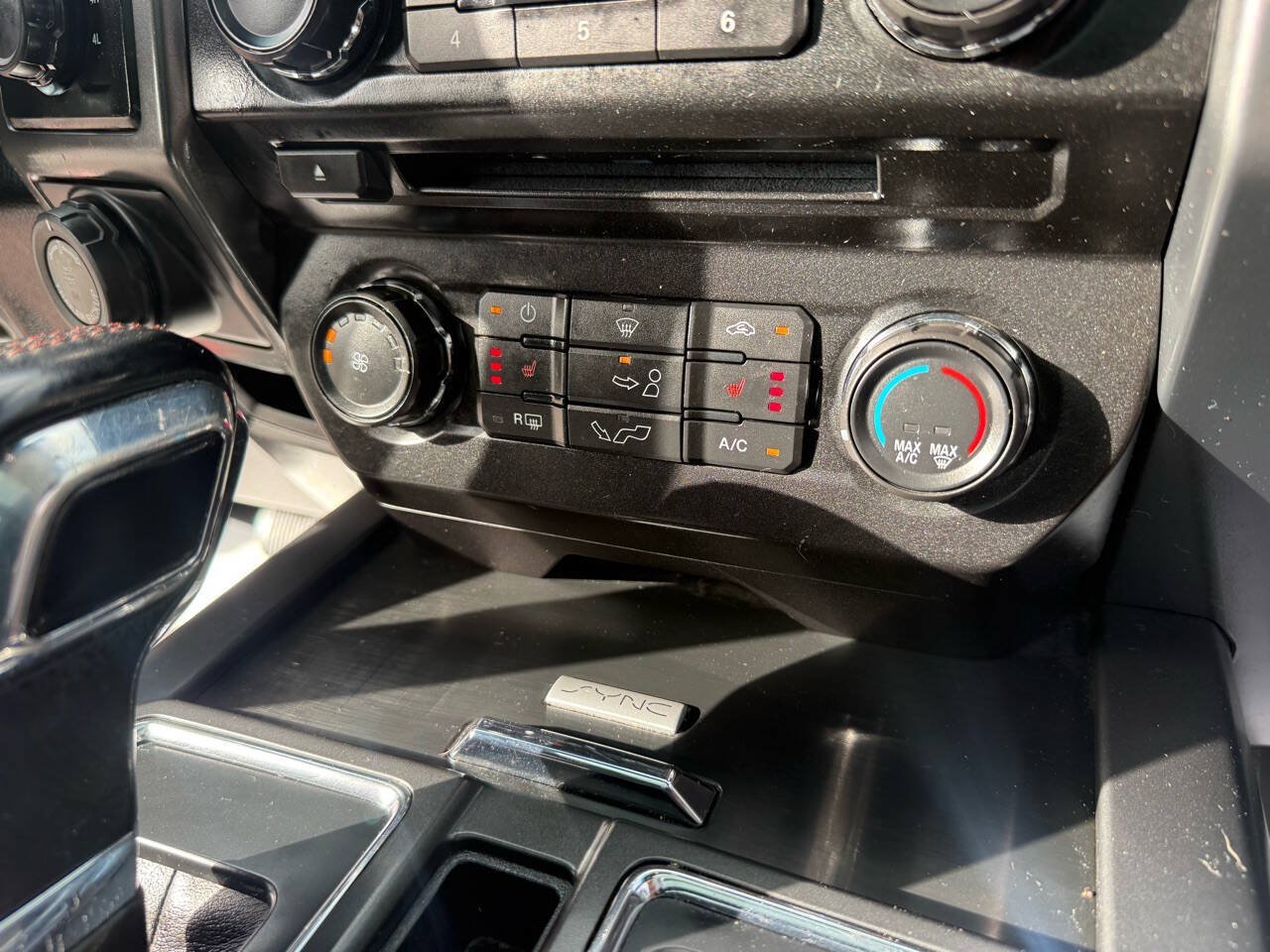 Used 2018 Ford F150 XLT w/ Equipment Group 302A Luxury AWD/4WD image 13