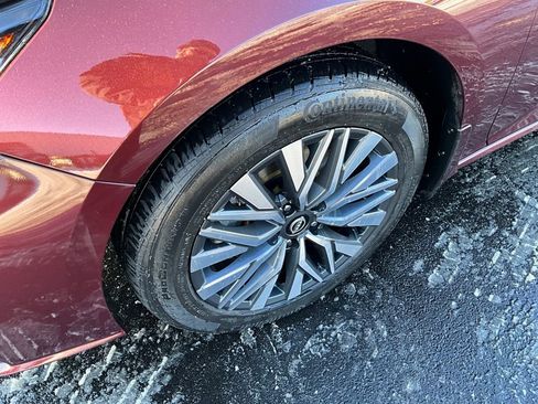 Used 2024 Nissan Altima 2.5 SV image 27