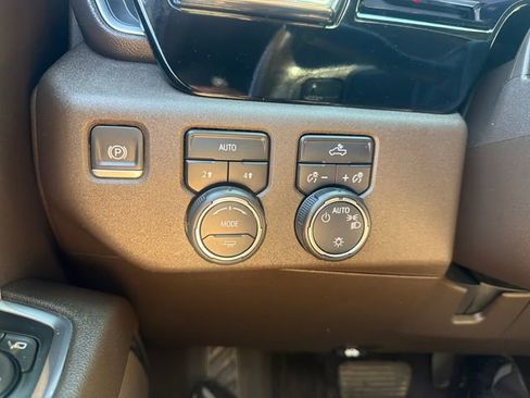Used 2024 Chevrolet Silverado 1500 LT AWD/4WD image 40