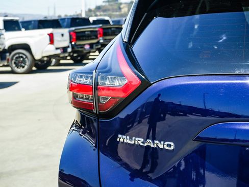 Used 2023 Nissan Murano S AWD/4WD image 12