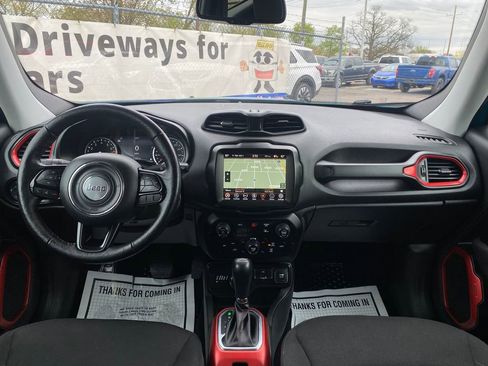 Used 2022 Jeep Renegade Trailhawk w/ Trailer Tow Group AWD/4WD image 19