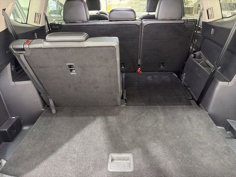 Used 2024 Volkswagen Atlas SE image 28