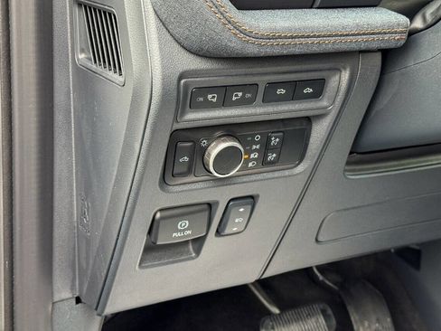 Used 2024 Ford F150 Lightning Lariat image 35