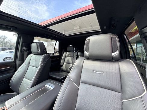 Used 2022 Cadillac Escalade Premium Luxury image 30