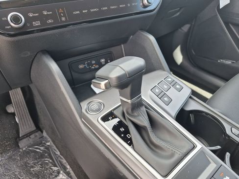 New 2026 Kia Sportage SX AWD/4WD image 9
