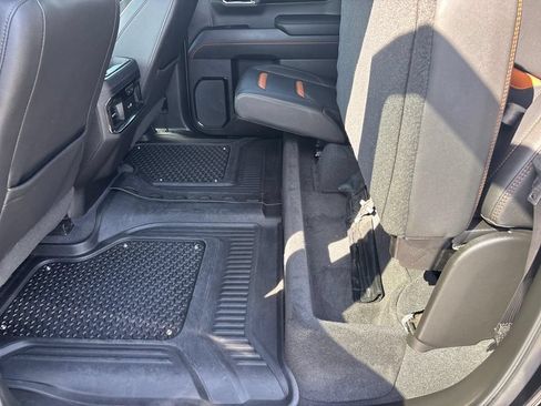 Used 2022 GMC Sierra 1500 AT4 w/ AT4 Premium Package AWD/4WD image 21