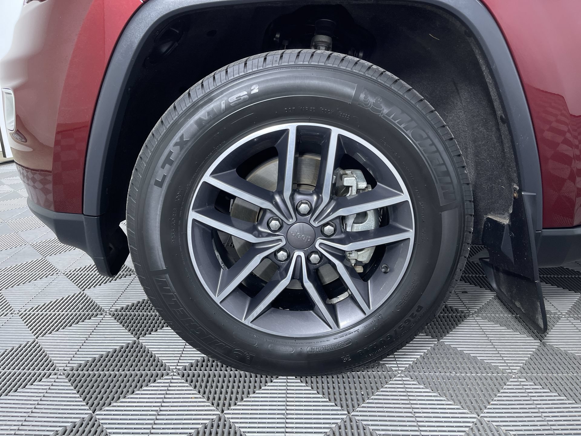 Used 2019 Jeep Grand Cherokee Limited w/ Trailer Tow Group IV AWD/4WD image 28