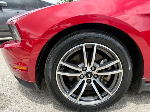 Used 2012 Ford Mustang GT Premium w/ HID Headlamps & Security Pkg RWD image 27
