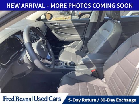 Certified 2024 Volkswagen Jetta SE image 8