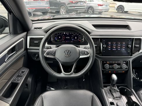 Certified 2022 Volkswagen Atlas Cross Sport SEL image 20