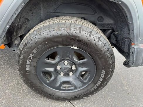 Used 2025 Jeep Wrangler Sport AWD/4WD image 6