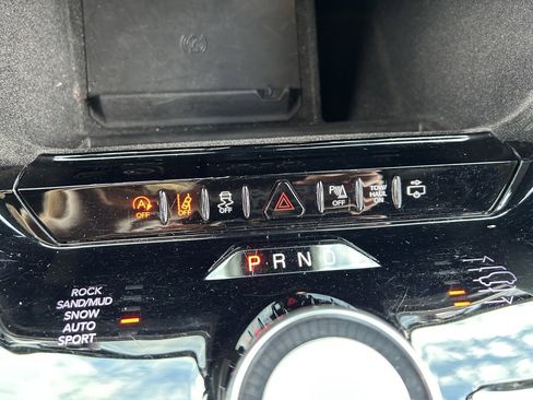 Used 2022 Jeep Wagoneer Series III w/ Premium Group I image 34