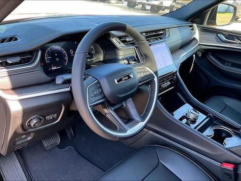 New 2025 Jeep Grand Cherokee L Limited image 9