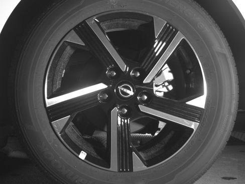 Used 2025 Nissan Sentra SV image 14