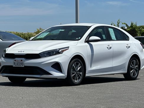 Used 2024 Kia Forte LXS FWD image 8