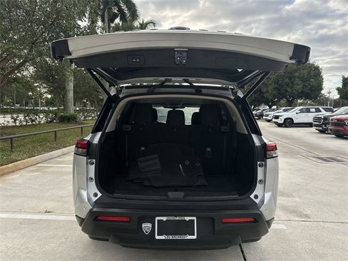 Used 2025 Nissan Pathfinder SV image 21